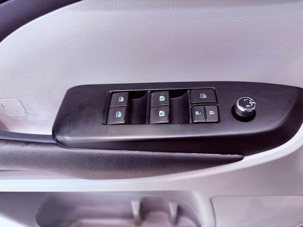 Used 2018 Toyota Highlander XLE AWD/4WD image 20