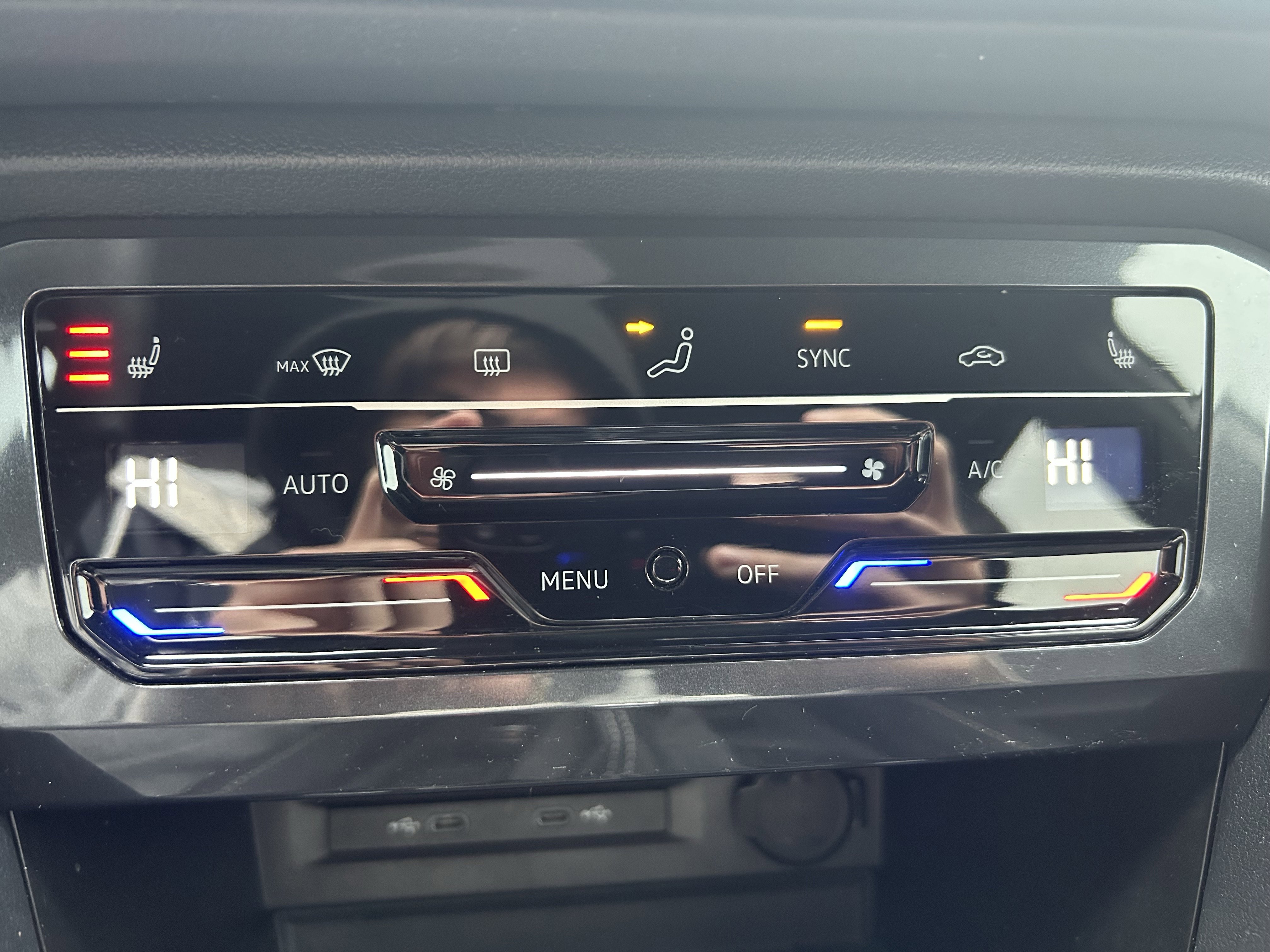 Certified 2023 Volkswagen Tiguan SE R-Line image 19