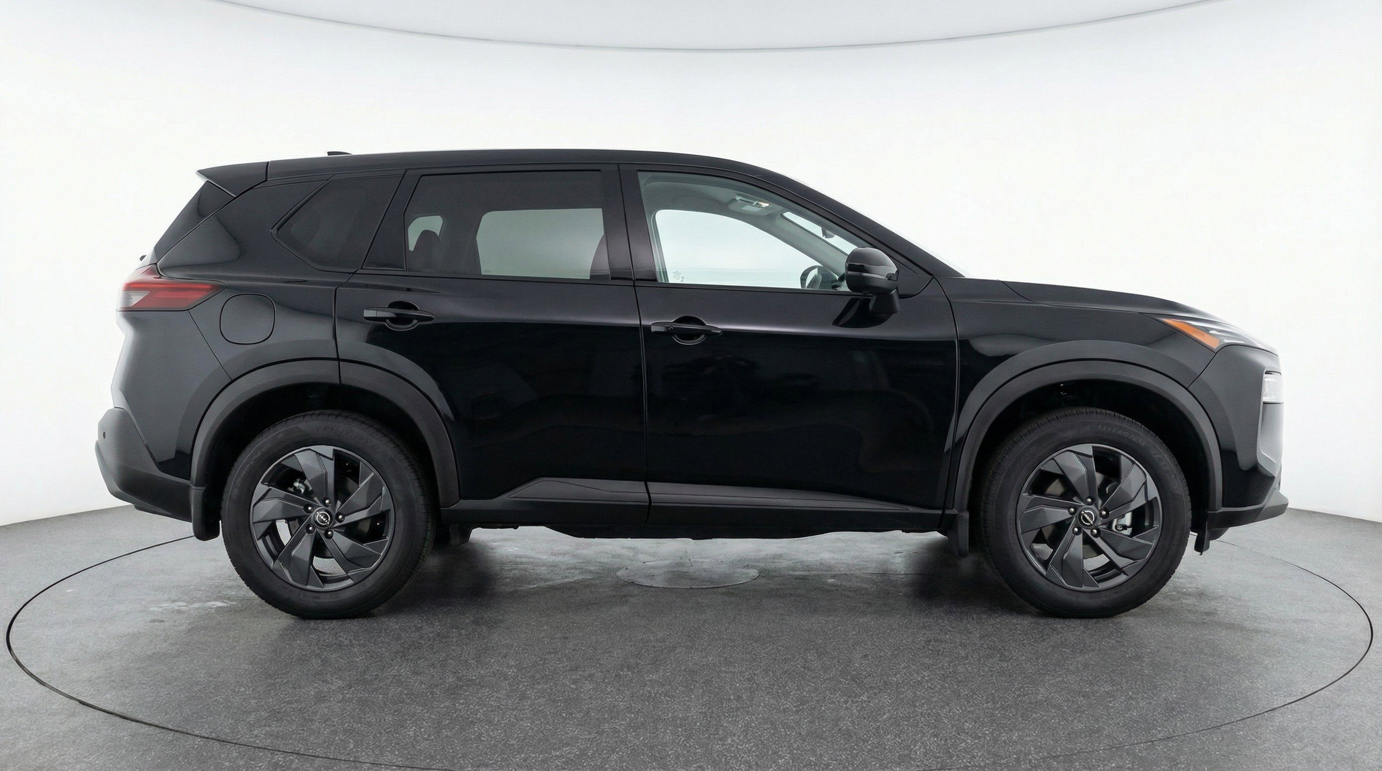 Used 2025 Nissan Rogue SV FWD image 11