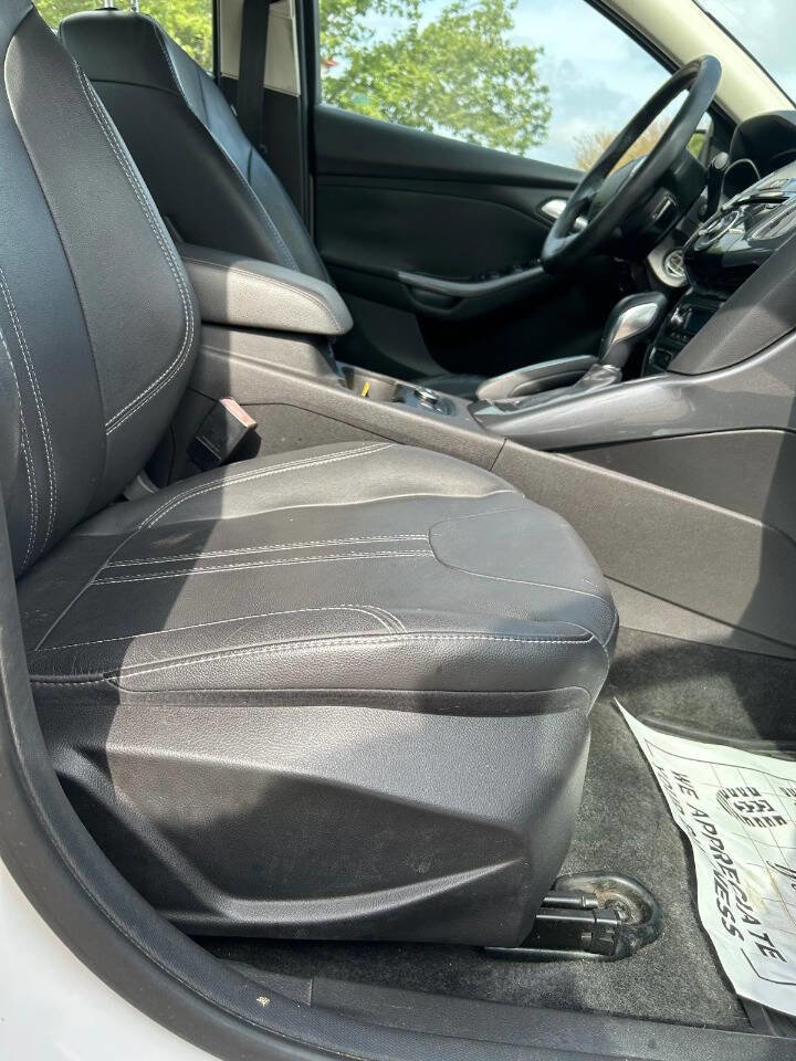 Used 2012 Ford Focus Titanium image 30