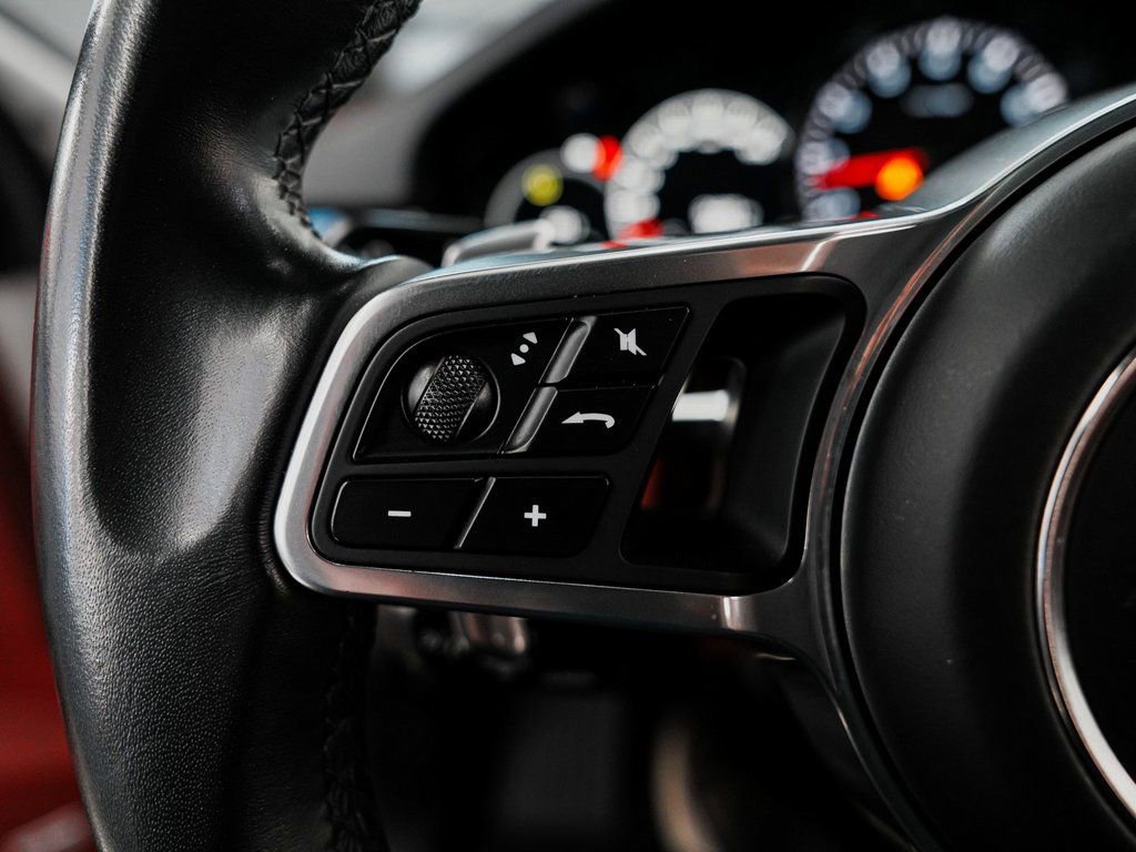 Used 2023 Porsche Cayenne image 23