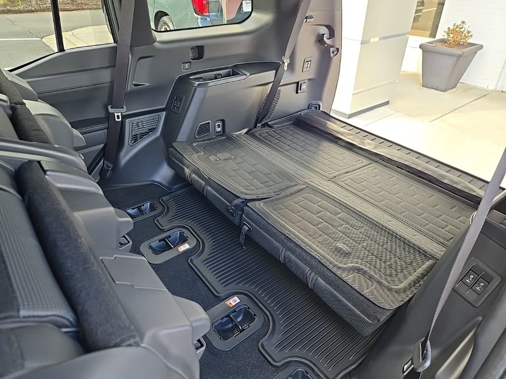 Used 2025 Lexus GX 550 w/ Accessory Package (2T) image 66