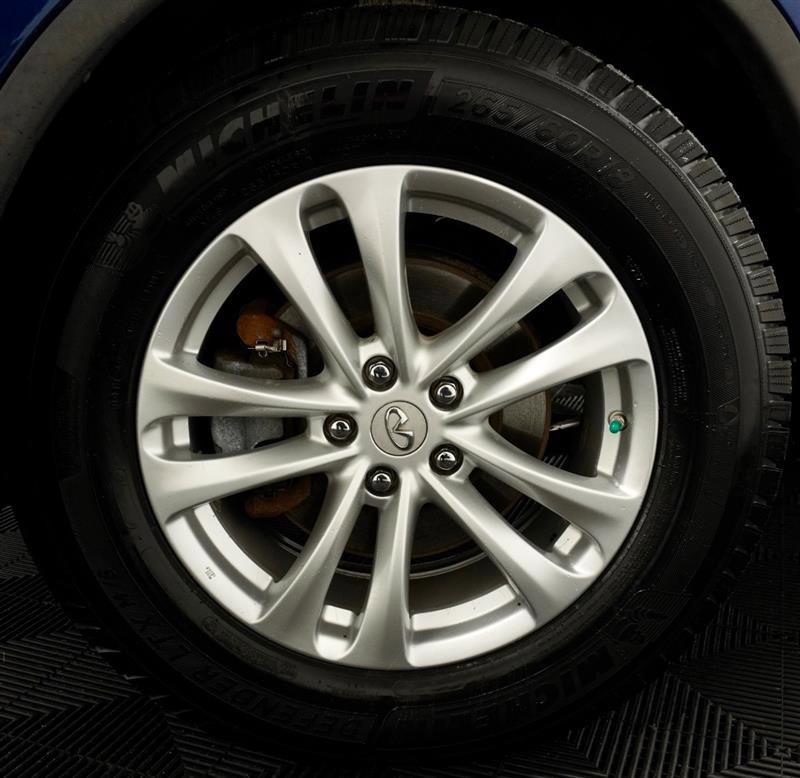 Used 2014 INFINITI QX70 AWD w/ Premium Package image 3