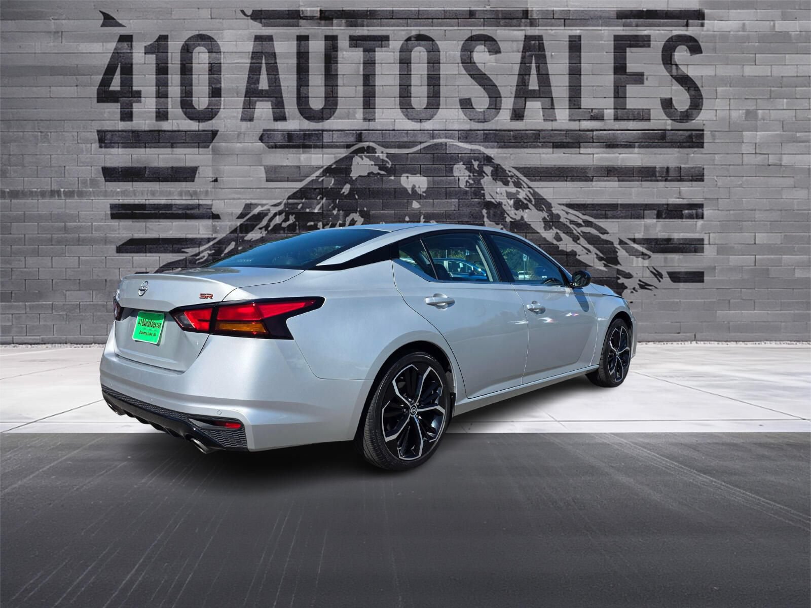 Used 2024 Nissan Altima 2.5 SR FWD image 3