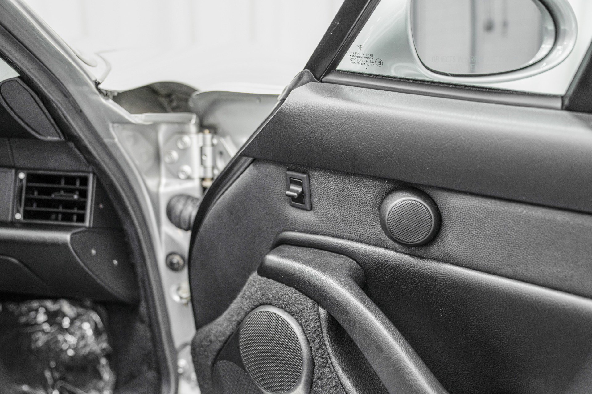 Used 1998 Porsche 911 GT3 RS image 28