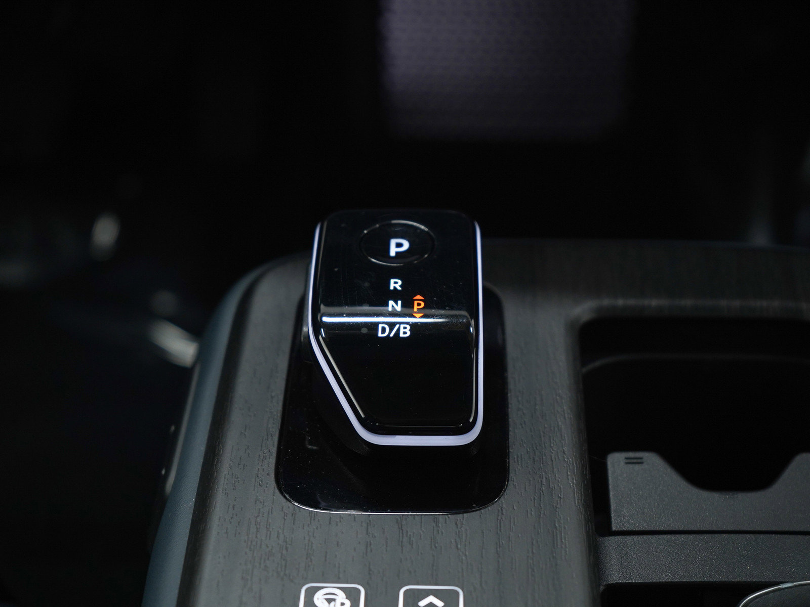 Used 2024 Nissan Ariya AWD image 20