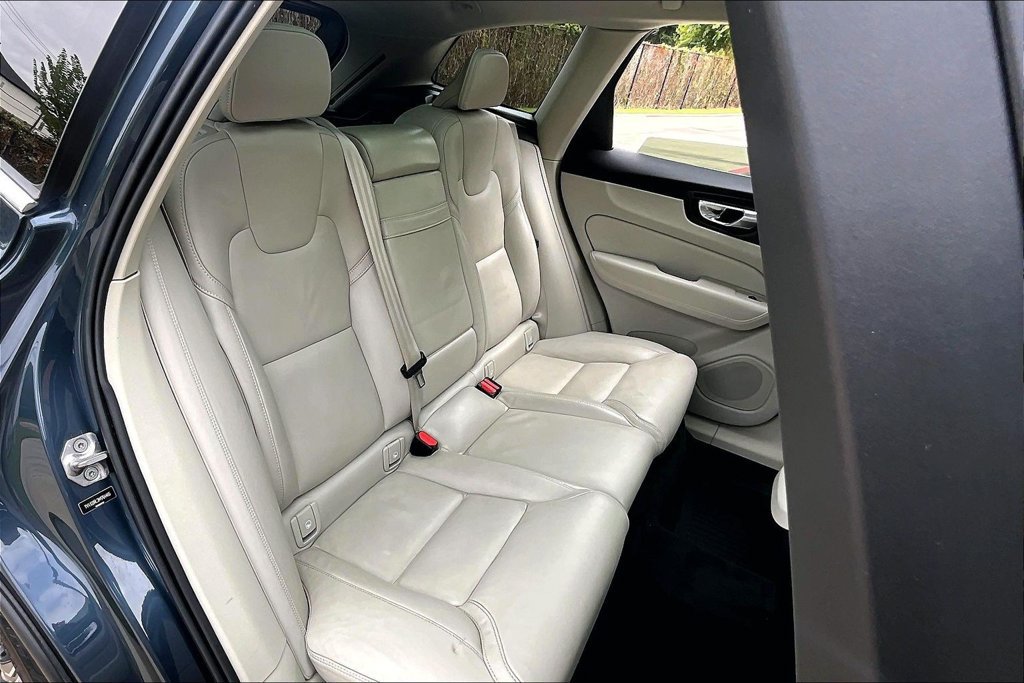 Used 2021 Volvo XC60 T5 Inscription w/ Climate Package AWD/4WD image 37