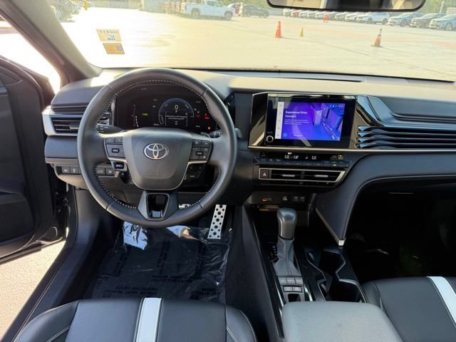 Used 2025 Toyota Camry SE FWD image 12