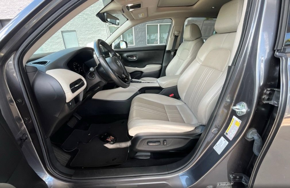 Used 2023 Honda HR-V EX-L image 12