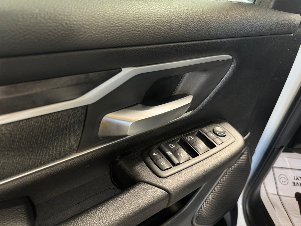 Used 2020 RAM 1500 Big Horn AWD/4WD image 14