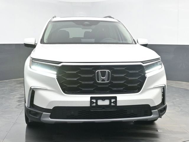 Used 2025 Honda Pilot Elite image 3