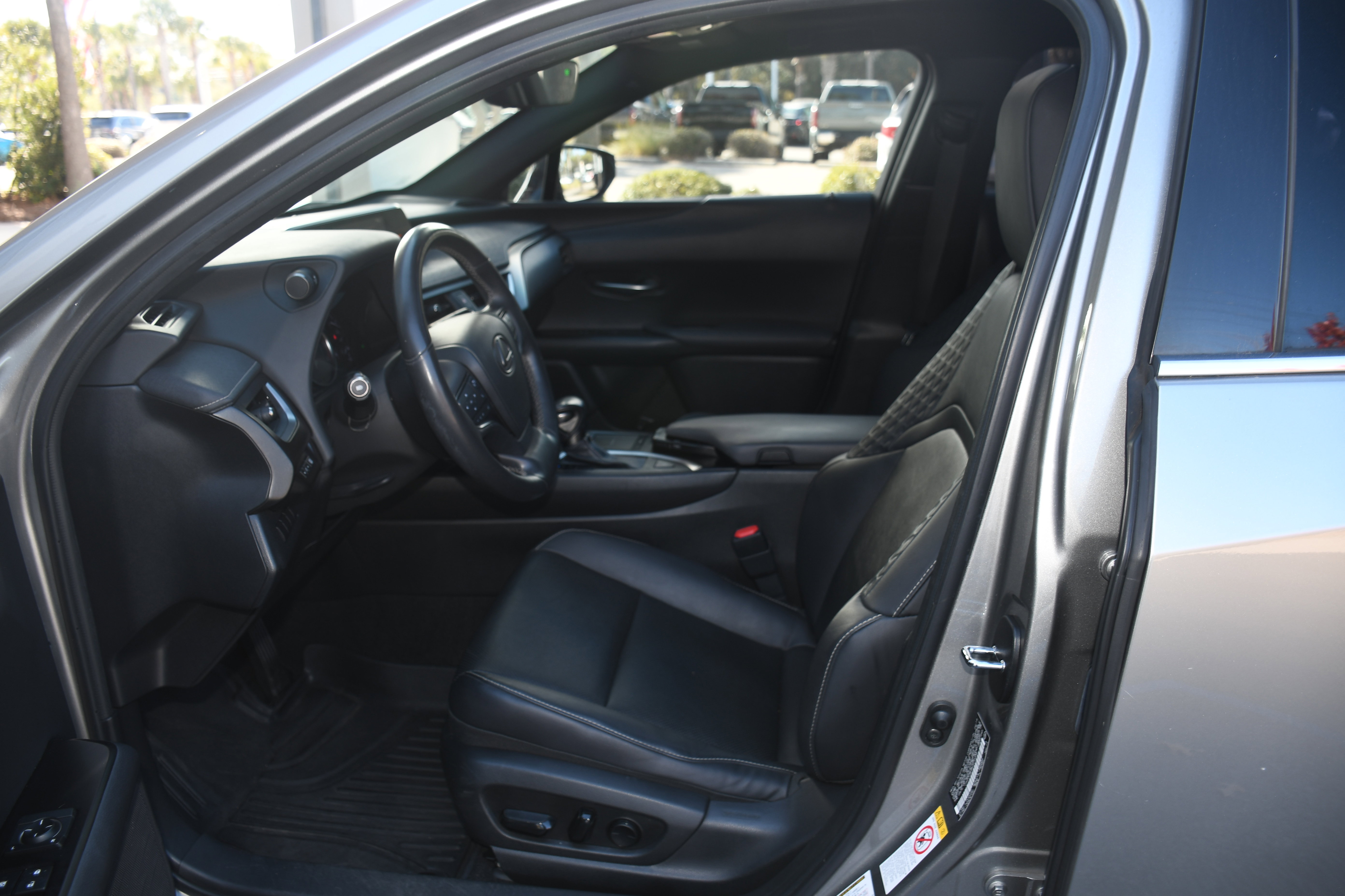 Used 2019 Lexus UX 200 F Sport w/ Premium Package image 8