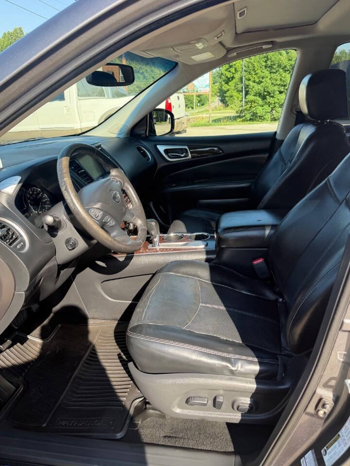 Used 2015 Nissan Pathfinder Platinum w/ Family Entertainment Package FWD image 15
