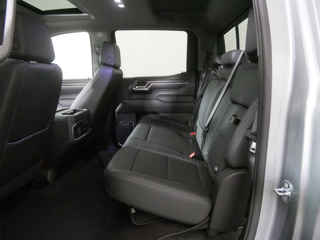 Used 2023 GMC Sierra 1500 SLT w/ SLT Premium Plus Package AWD/4WD image 22