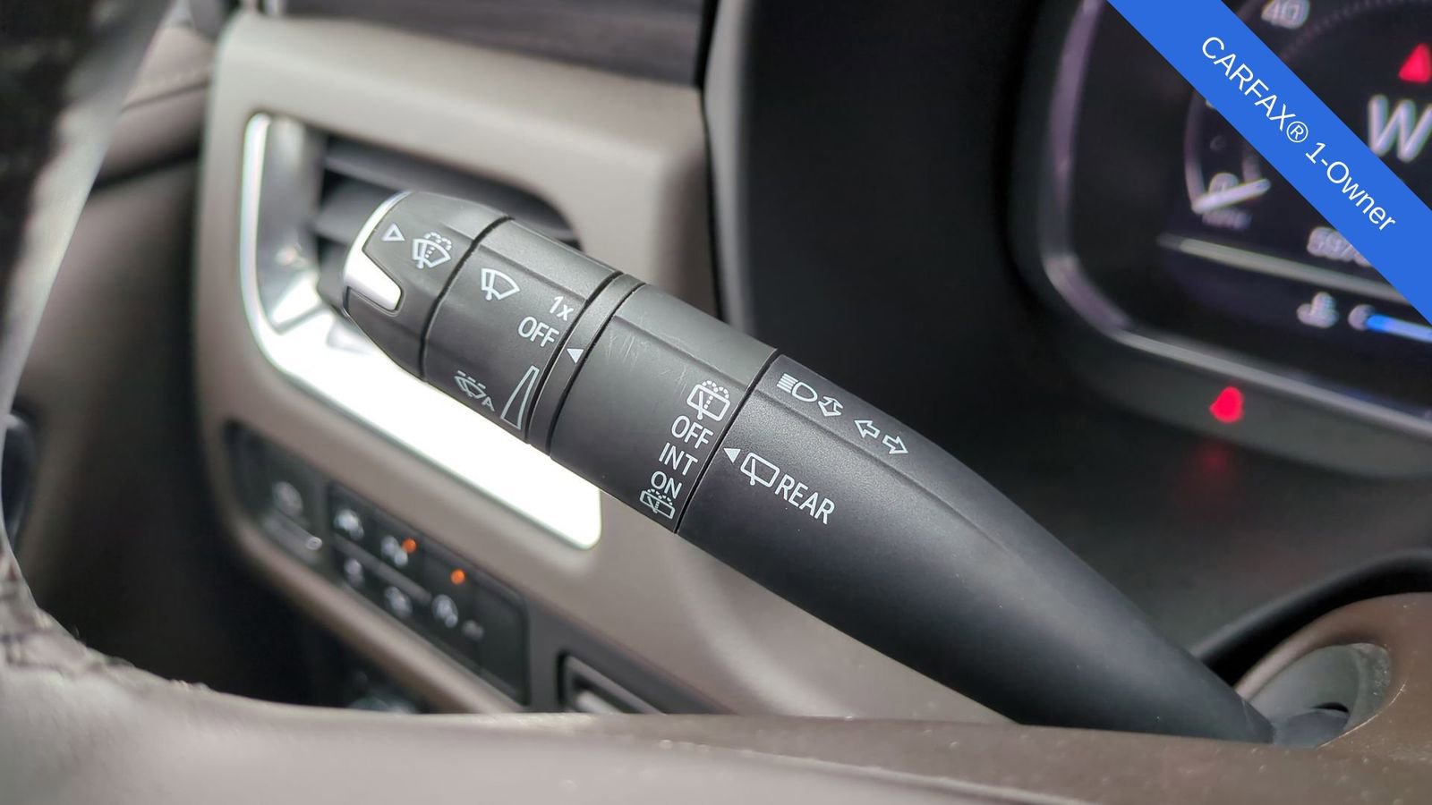 Used 2023 GMC Yukon XL SLT w/ SLT Premium Package image 29