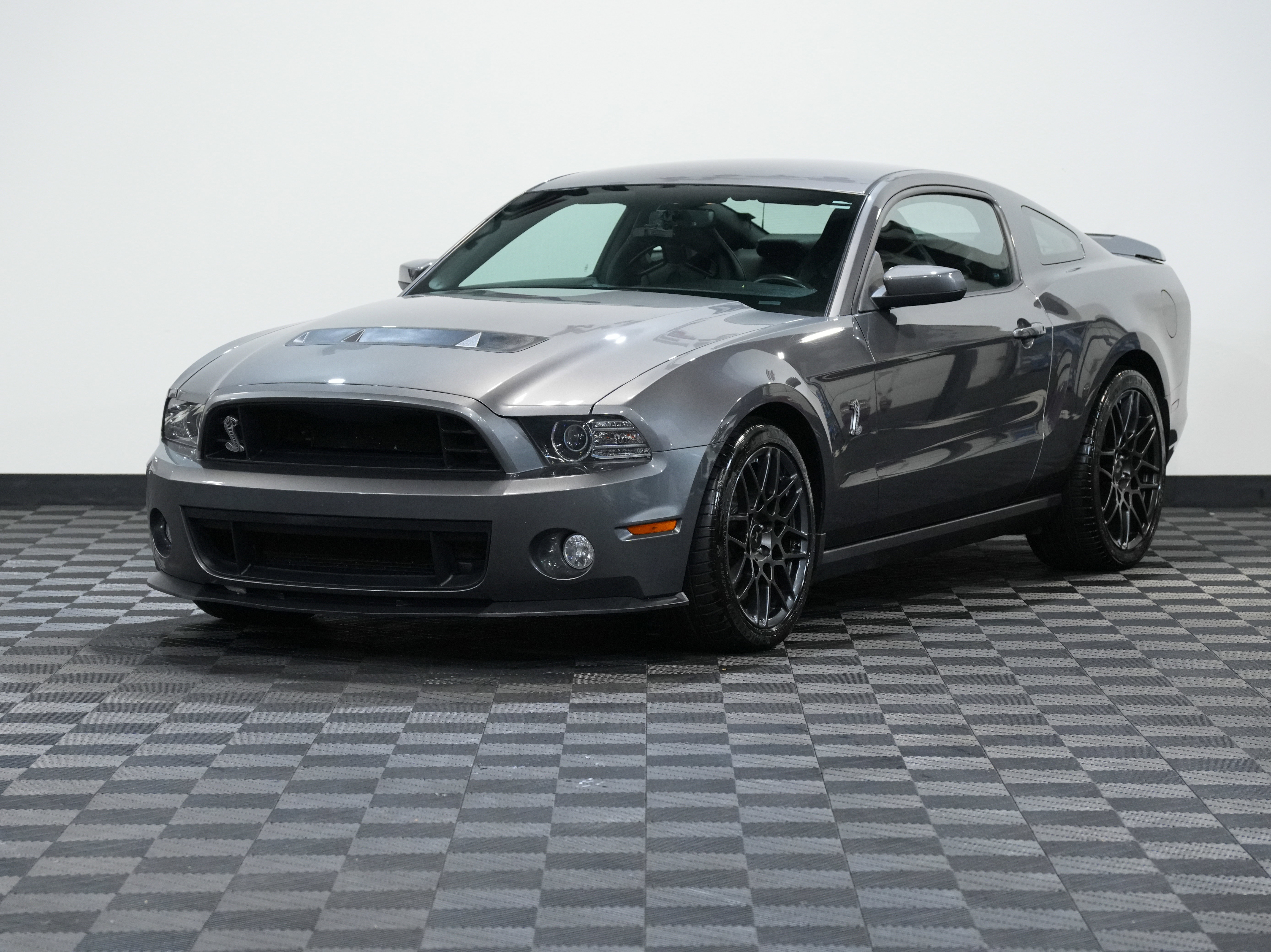 Used 2013 Ford Mustang Shelby GT500 image 3