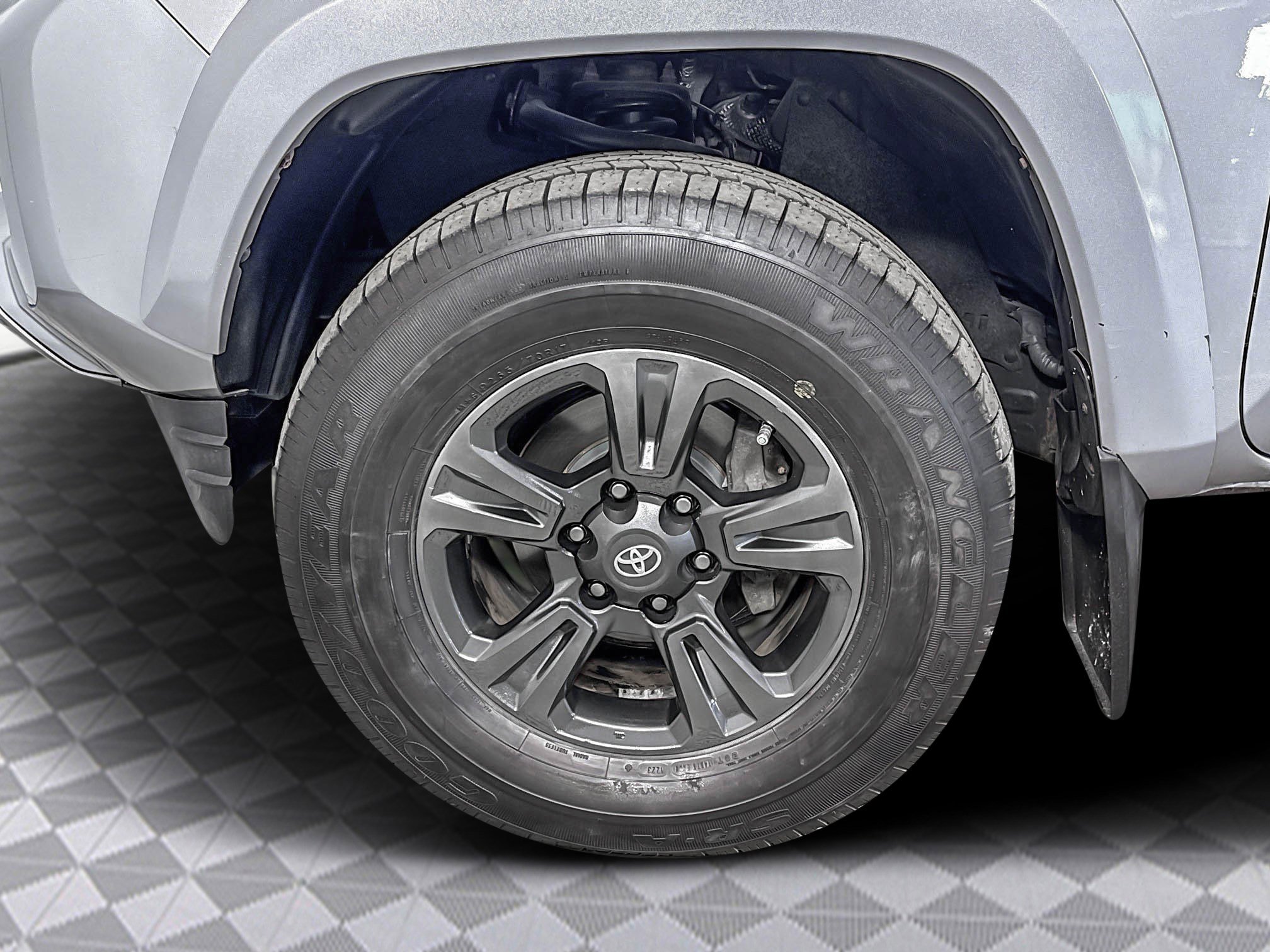 Used 2017 Toyota Tacoma SR image 38