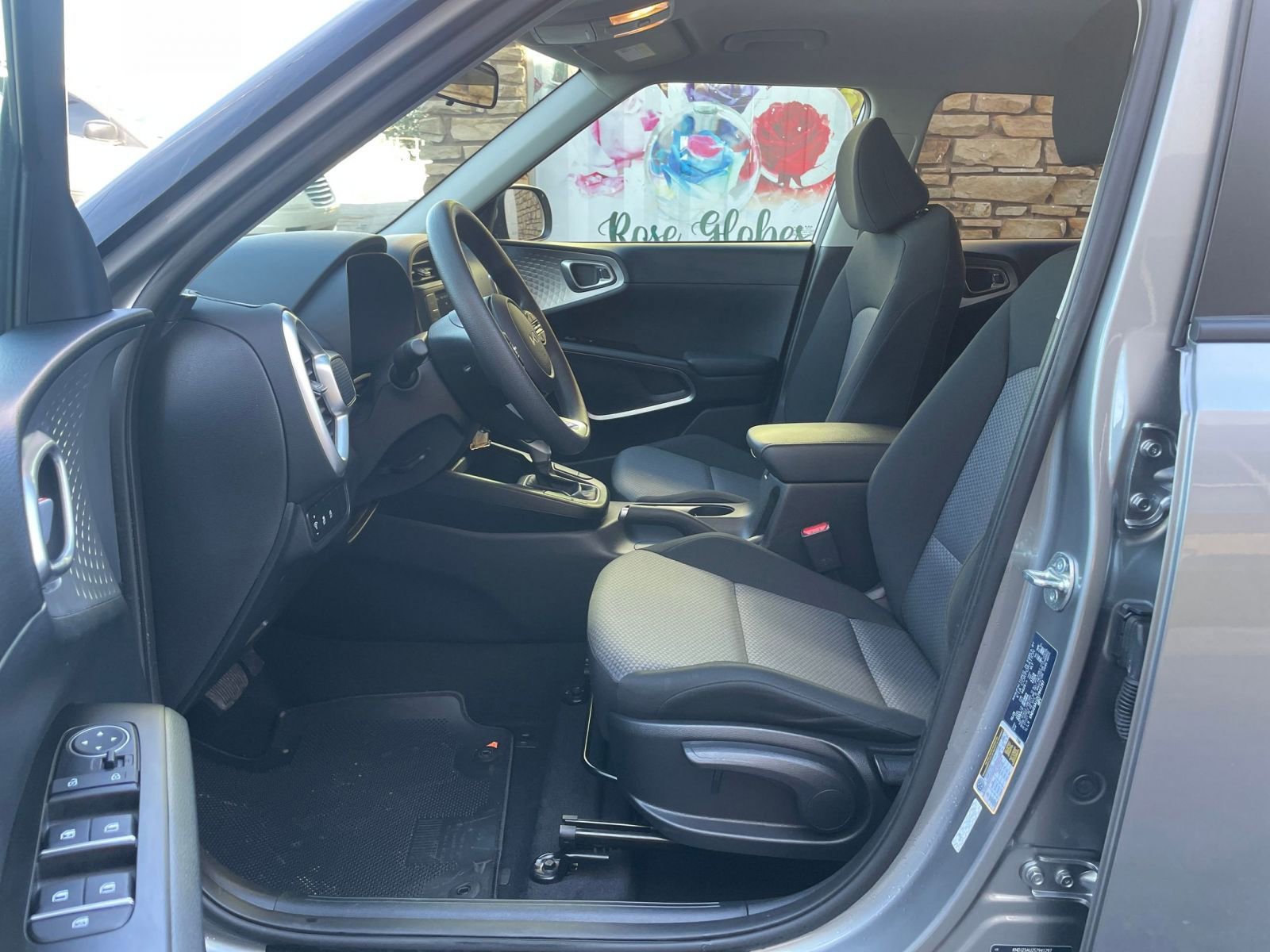 Used 2025 Kia Soul LX w/ LX Technology Package image 24