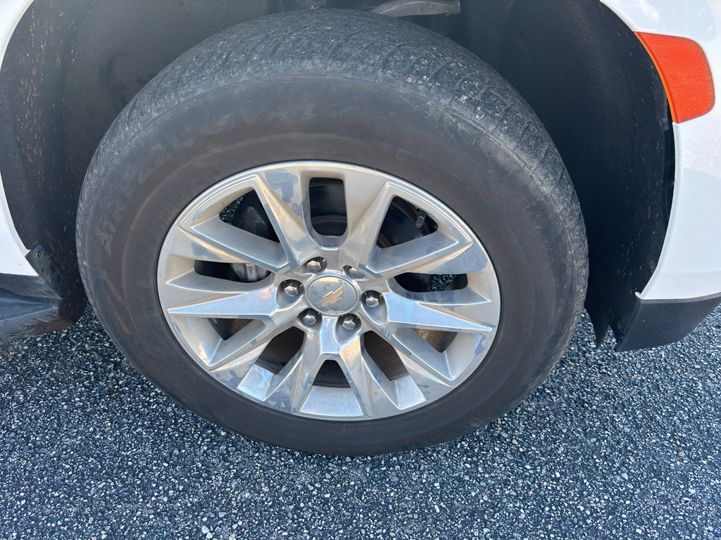 Used 2022 Chevrolet Suburban Premier image 9