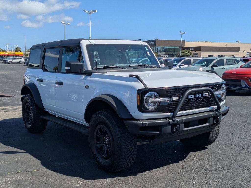 Used 2023 Ford Bronco Wildtrak image 3