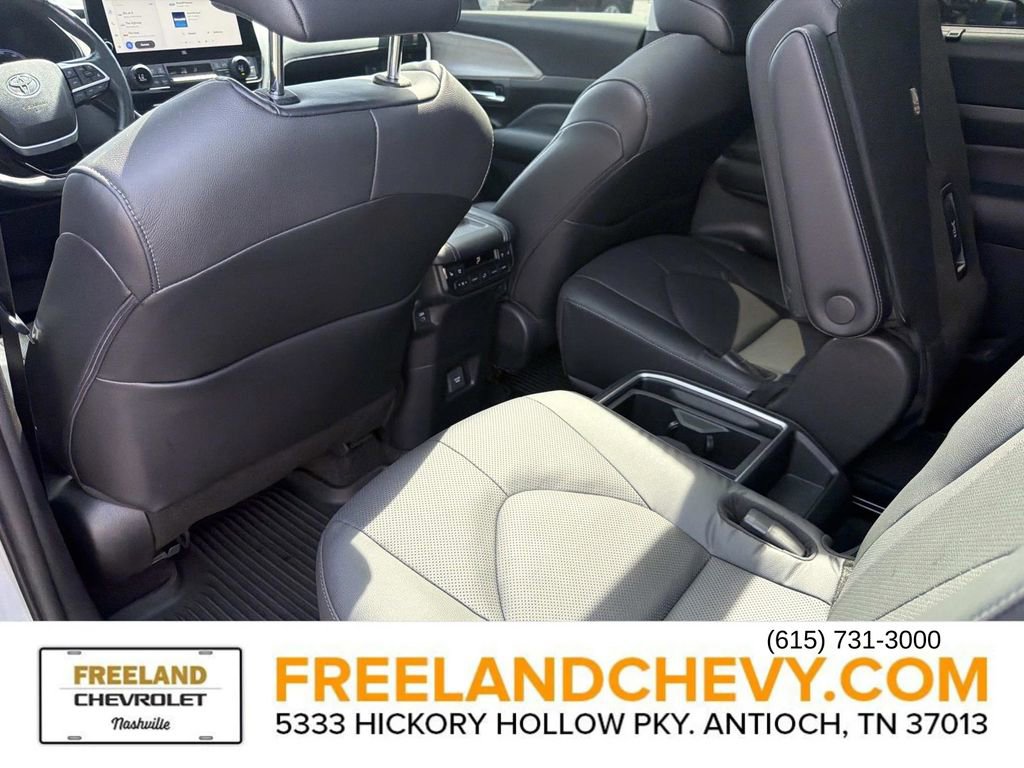 Used 2024 Toyota Grand Highlander Platinum image 18