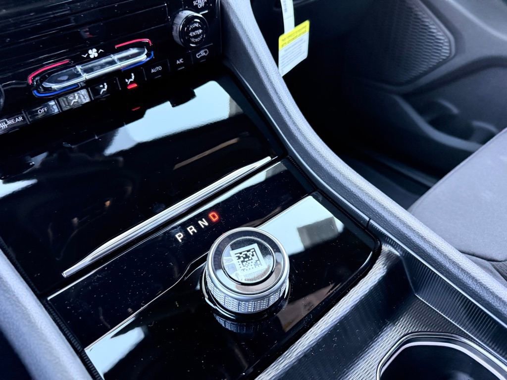 New 2025 Jeep Grand Cherokee Laredo image 16