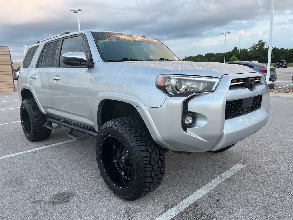 Used 2022 Toyota 4Runner SR5 AWD/4WD image 3
