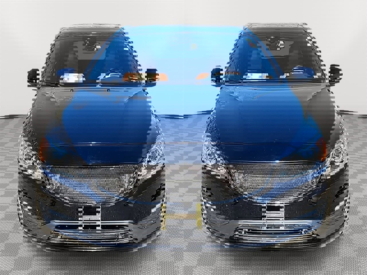 Used 2015 Volvo V60 T5 Platinum image 2