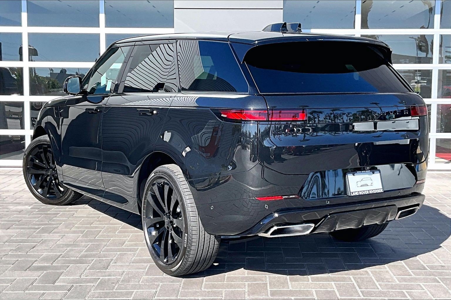 New 2026 Land Rover Range Rover Sport Dynamic SE AWD/4WD image 3