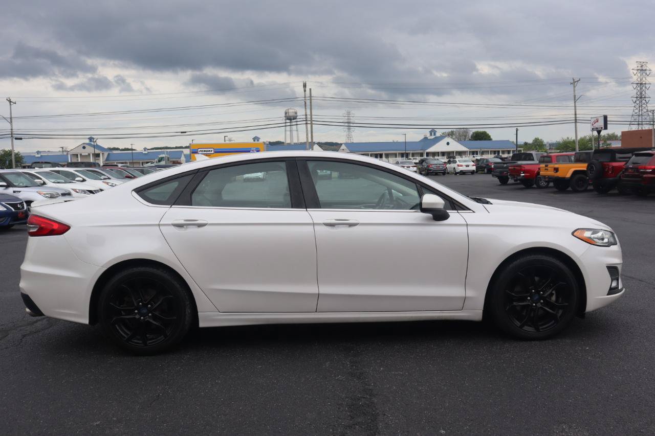 Used 2019 Ford Fusion SE w/ Equipment Group 151A FWD image 7