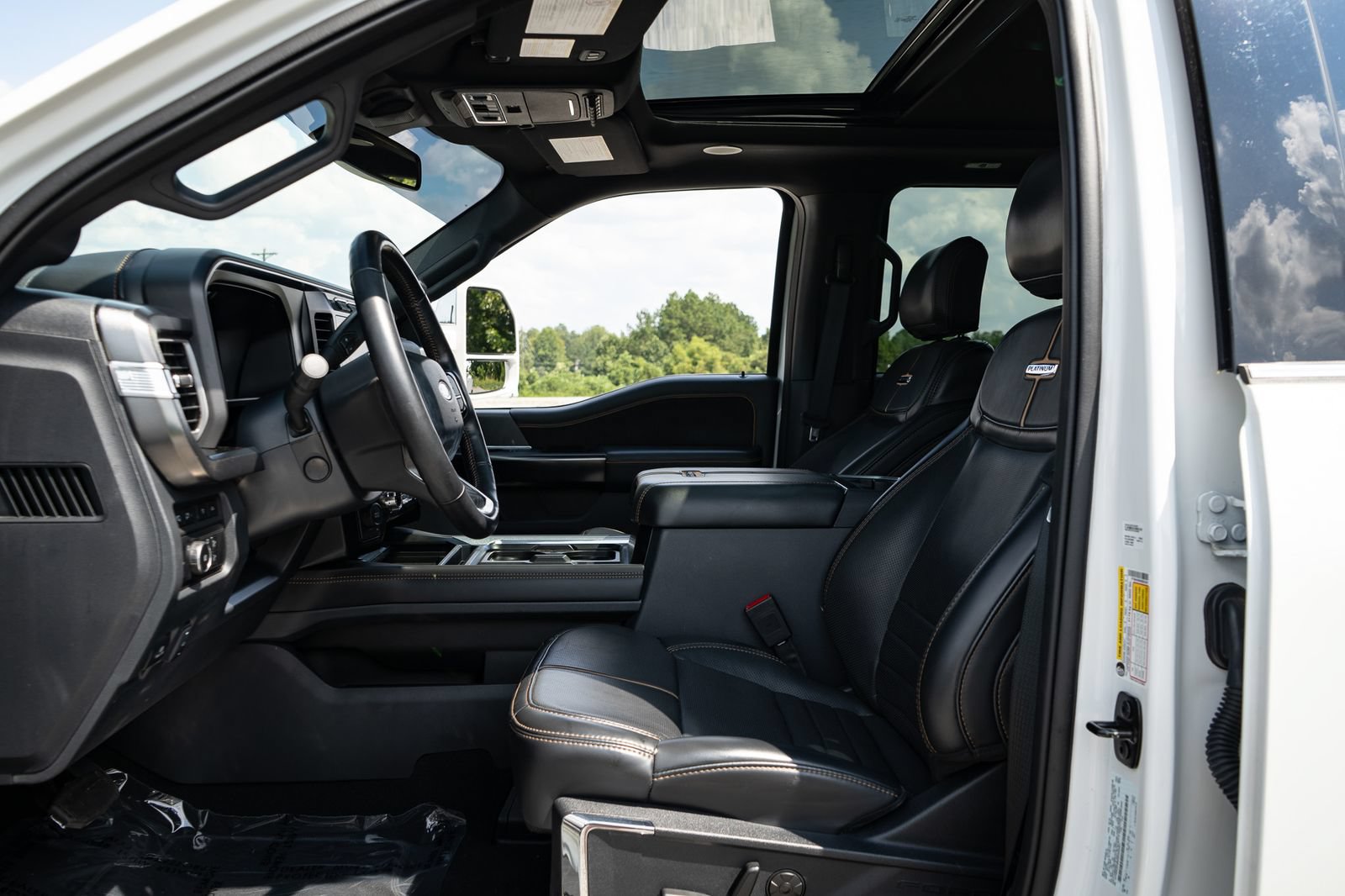 Used 2024 Ford F450 Platinum w/ FX4 Off-Road Package AWD/4WD image 31