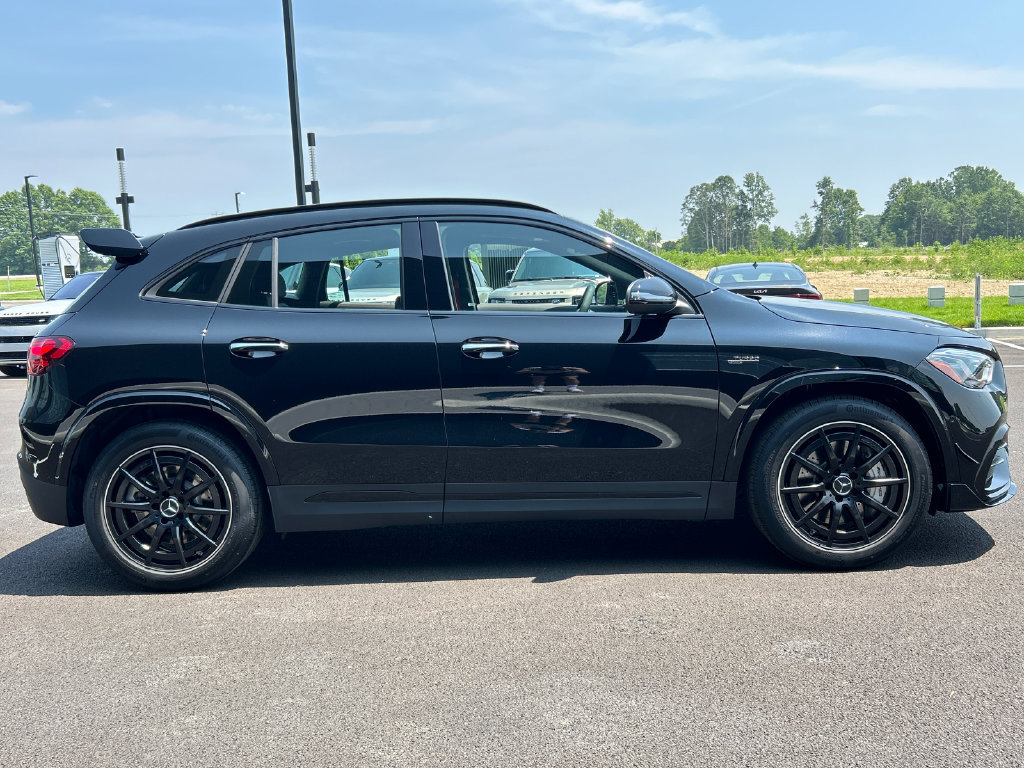 New 2026 Mercedes-Benz GLA 35 AMG 4MATIC image 9