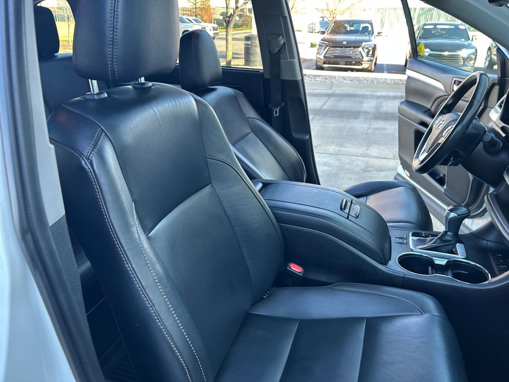 Used 2019 Toyota Highlander XLE image 31