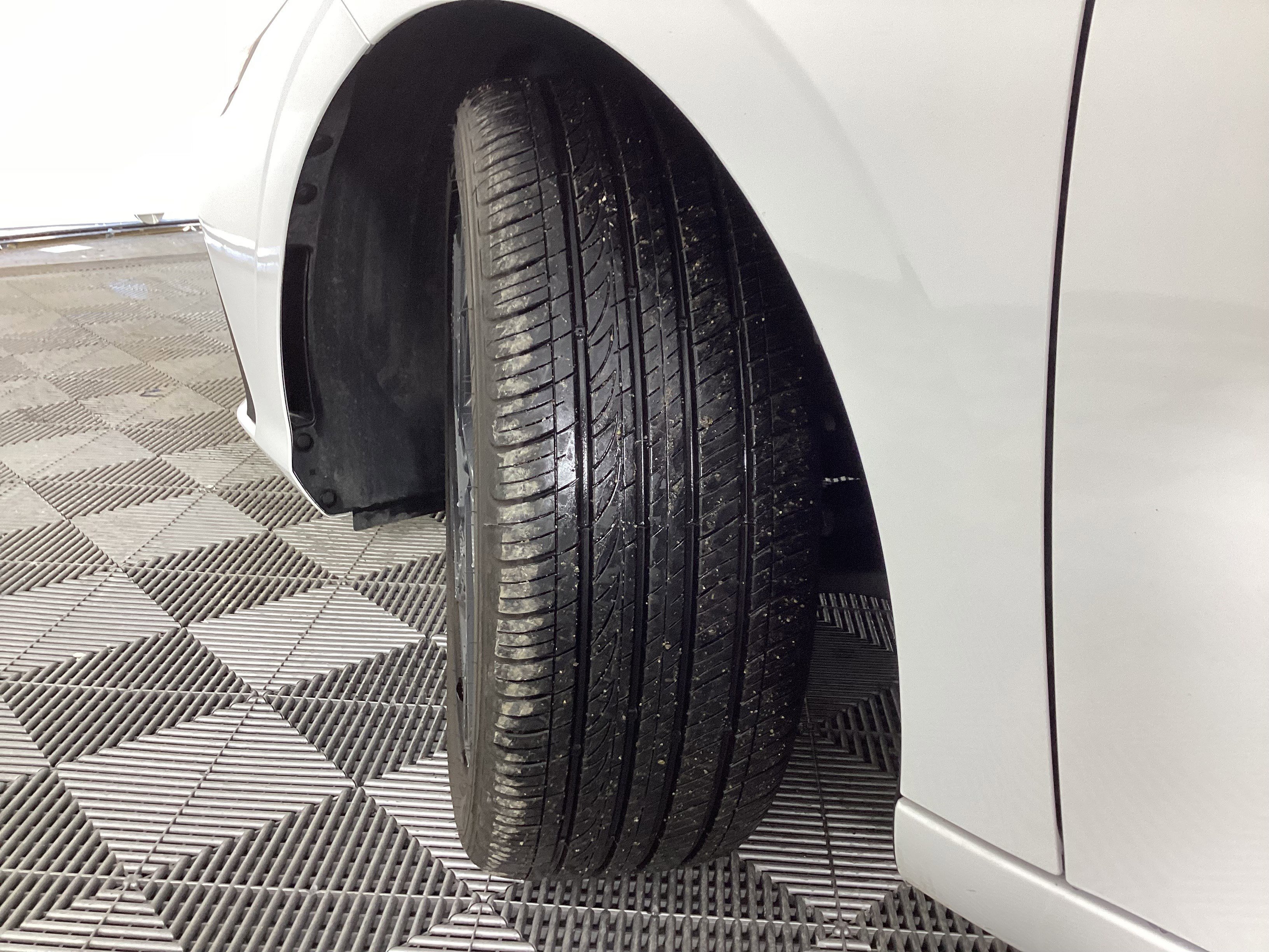 Certified 2025 Hyundai Elantra Sport image 13