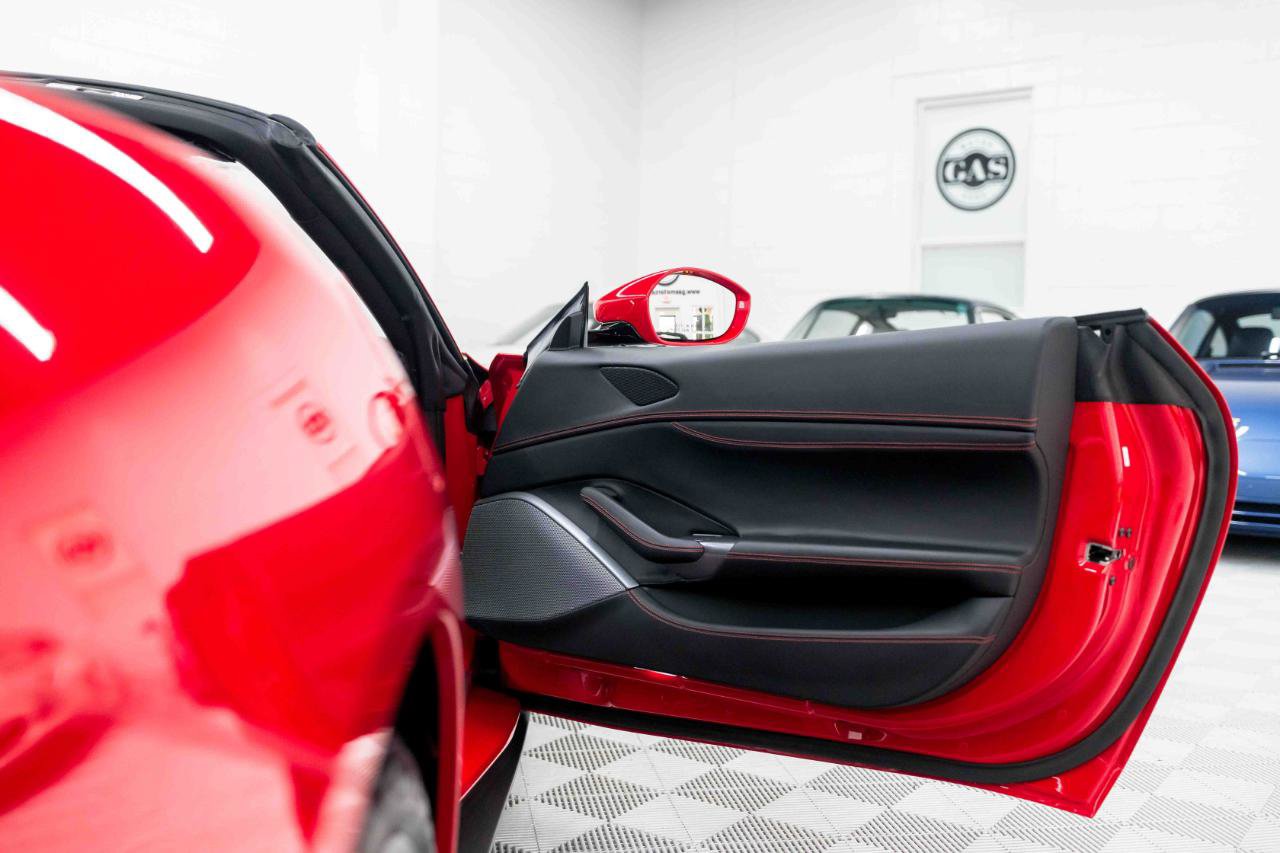 Used 2019 Ferrari Portofino RWD image 68