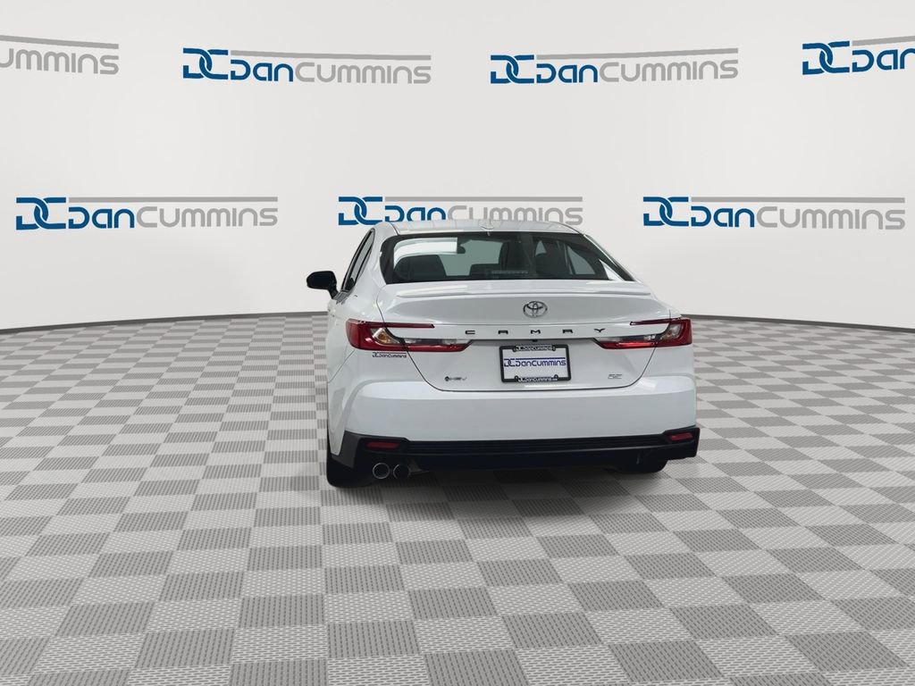 Used 2025 Toyota Camry SE image 7