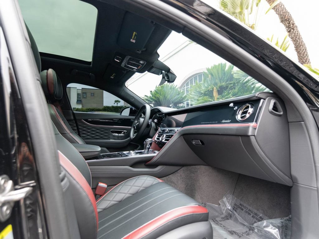 Used 2024 Bentley Flying Spur W12 AWD/4WD image 40