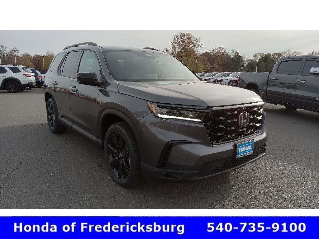 Certified 2025 Honda Pilot Black Edition image 3