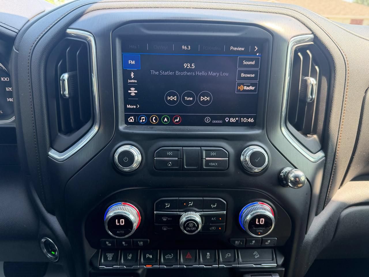 Used 2020 GMC Sierra 2500 AT4 w/ AT4 Premium Package AWD/4WD image 29
