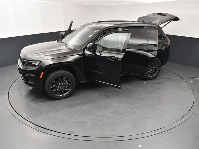Used 2024 Jeep Grand Cherokee Summit AWD/4WD image 27
