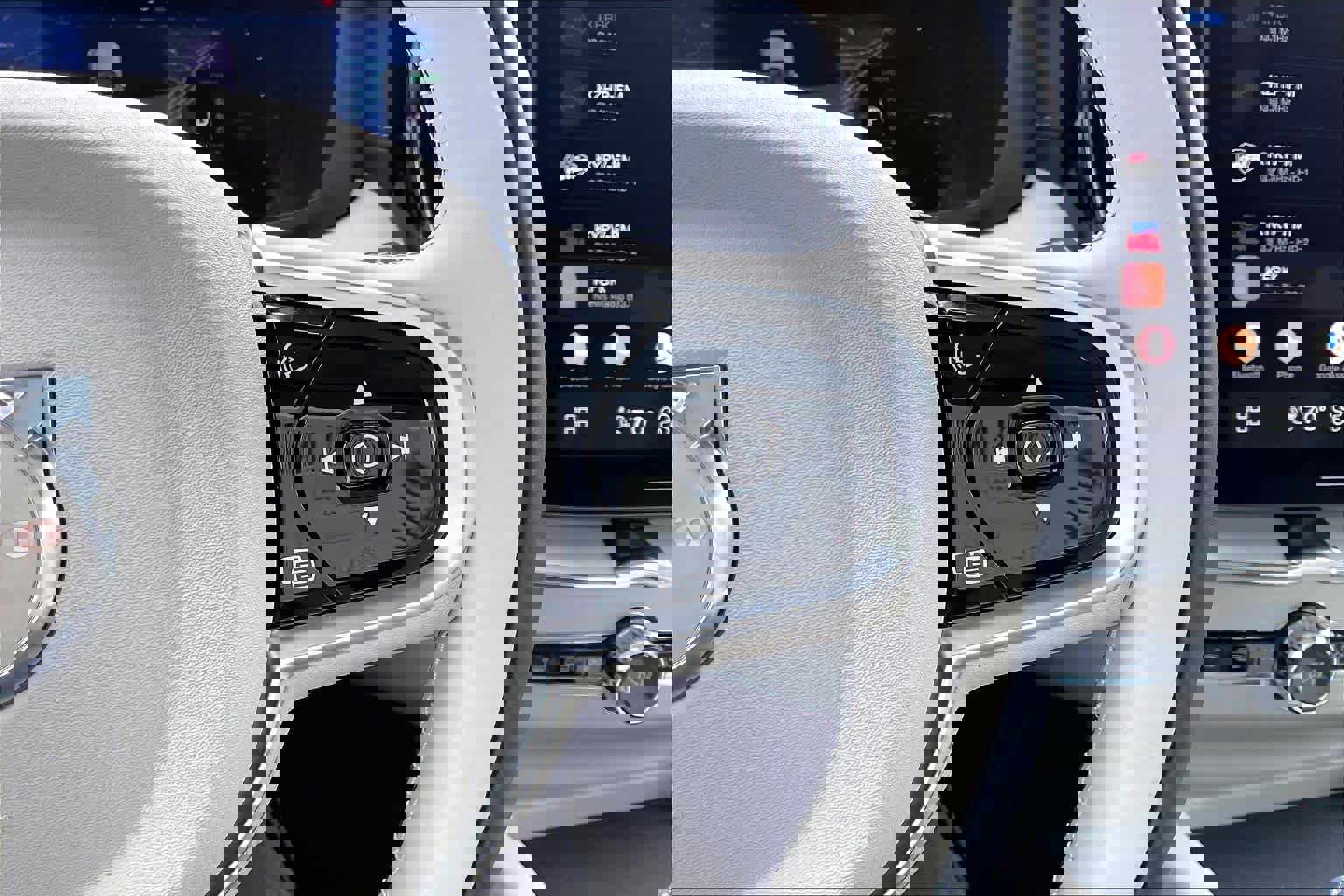 Used 2026 Volvo XC60 T8 Ultra w/ Protection Package Premier image 22