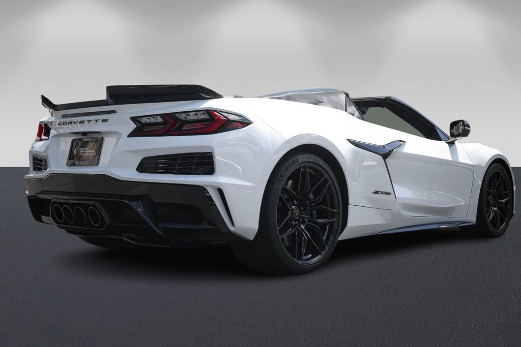 Used 2026 Chevrolet Corvette Z06 RWD image 3