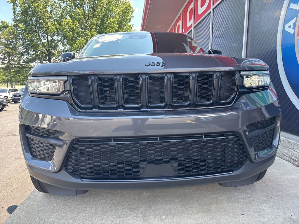 Used 2022 Jeep Grand Cherokee Altitude image 10