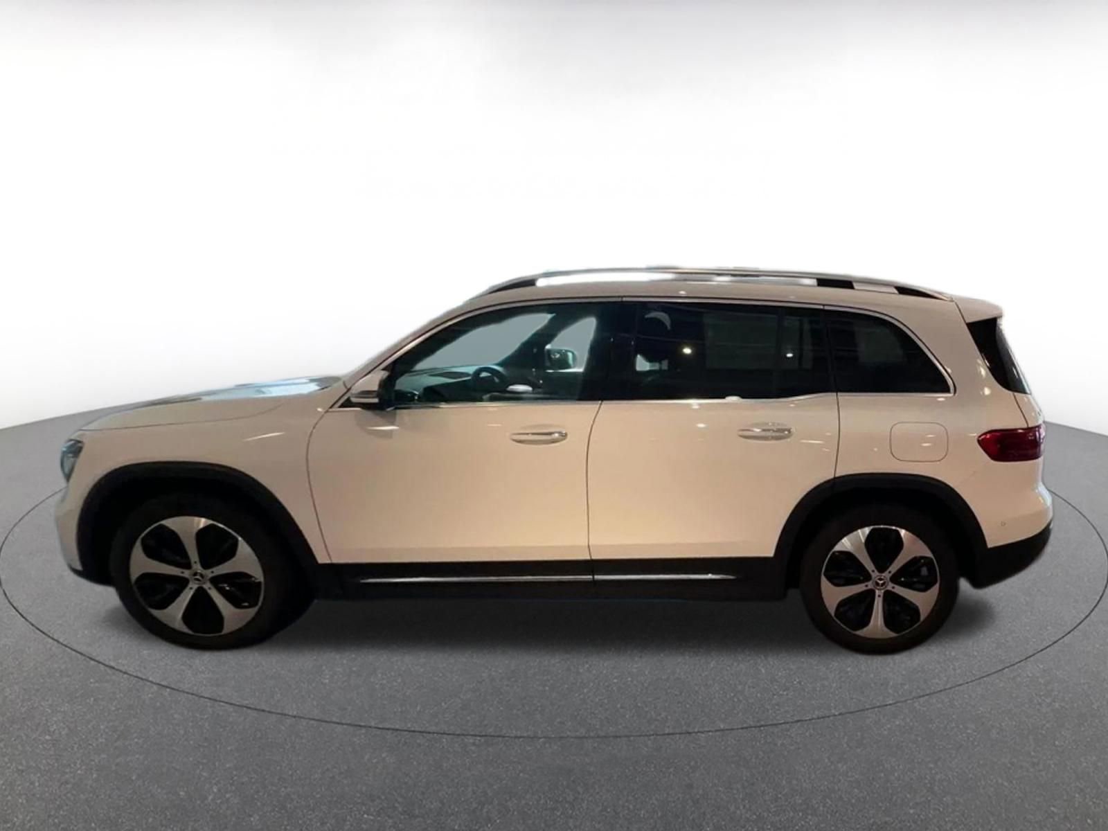 Used 2025 Mercedes-Benz GLB 250 image 10