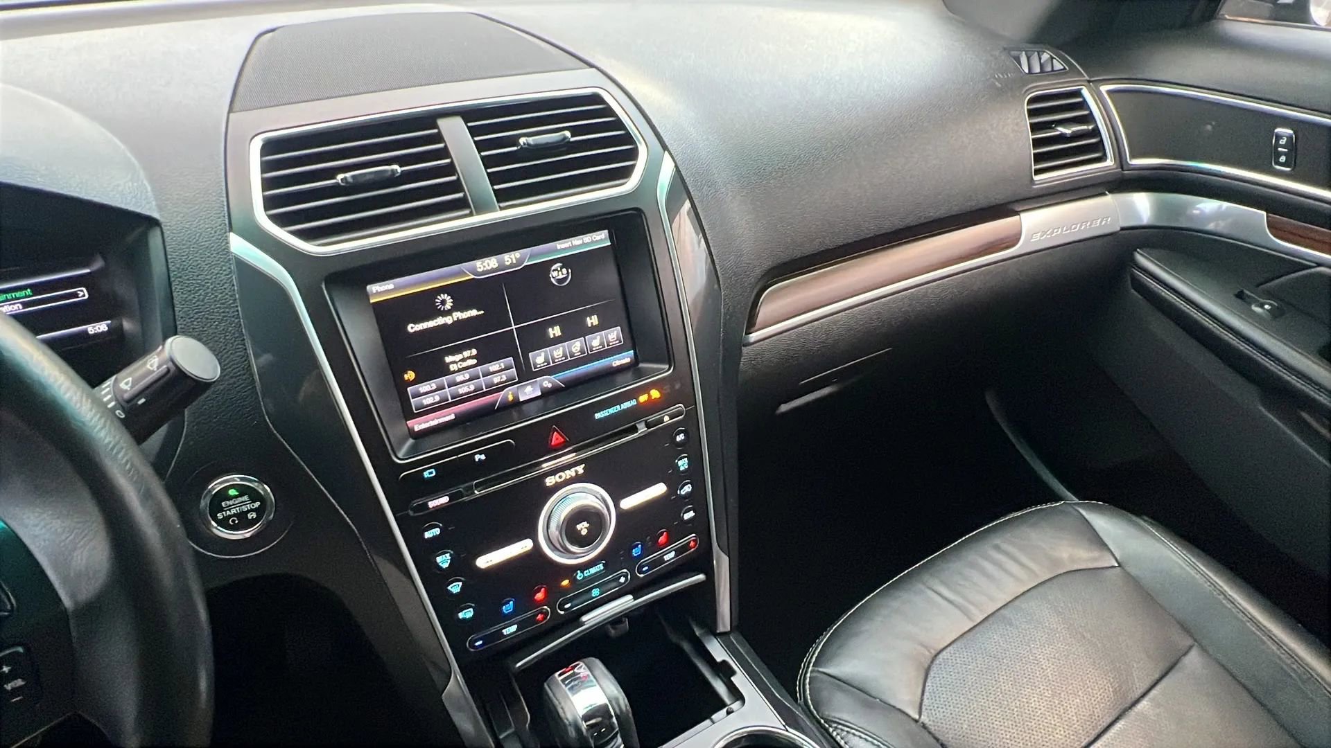 Used 2016 Ford Explorer Limited image 18