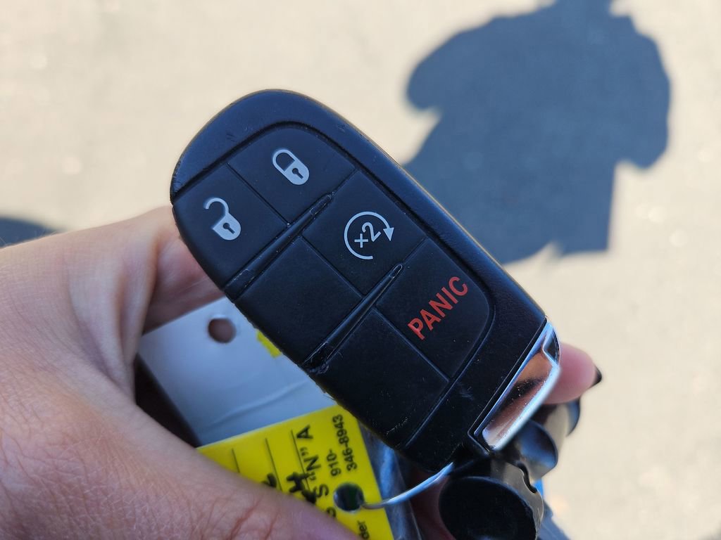 Used 2024 Jeep Compass Limited image 34