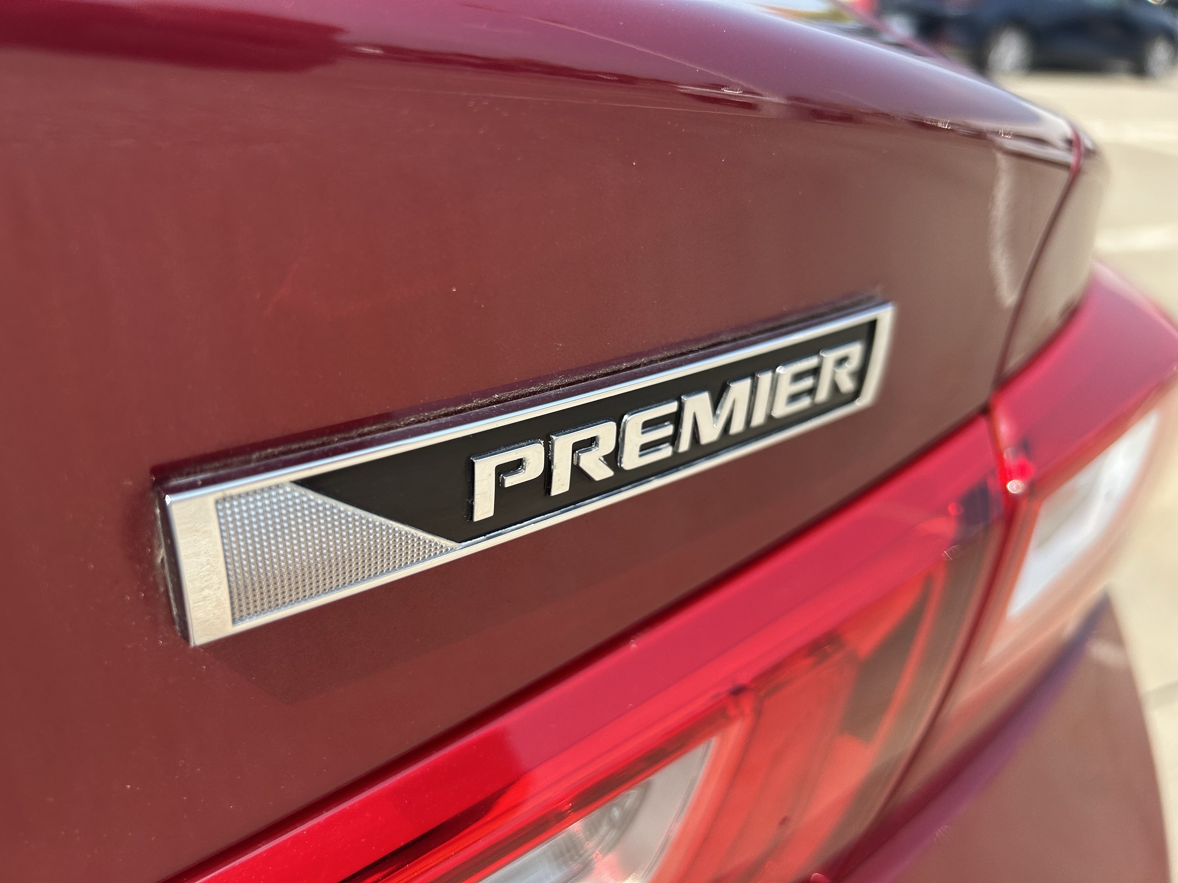 Used 2017 Chevrolet Malibu Premier w/ Premier Sun and Wheel Package FWD image 9