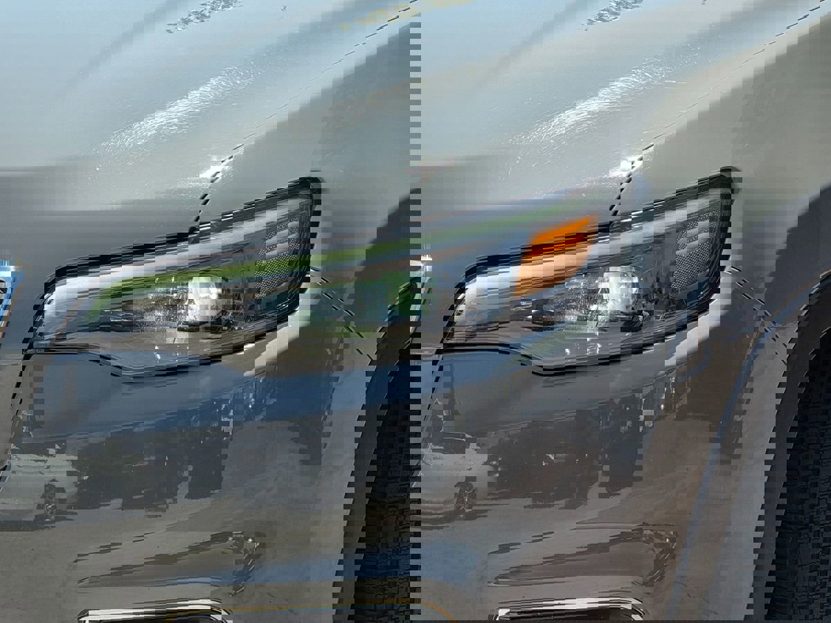 Used 2020 Jeep Cherokee Limited image 8