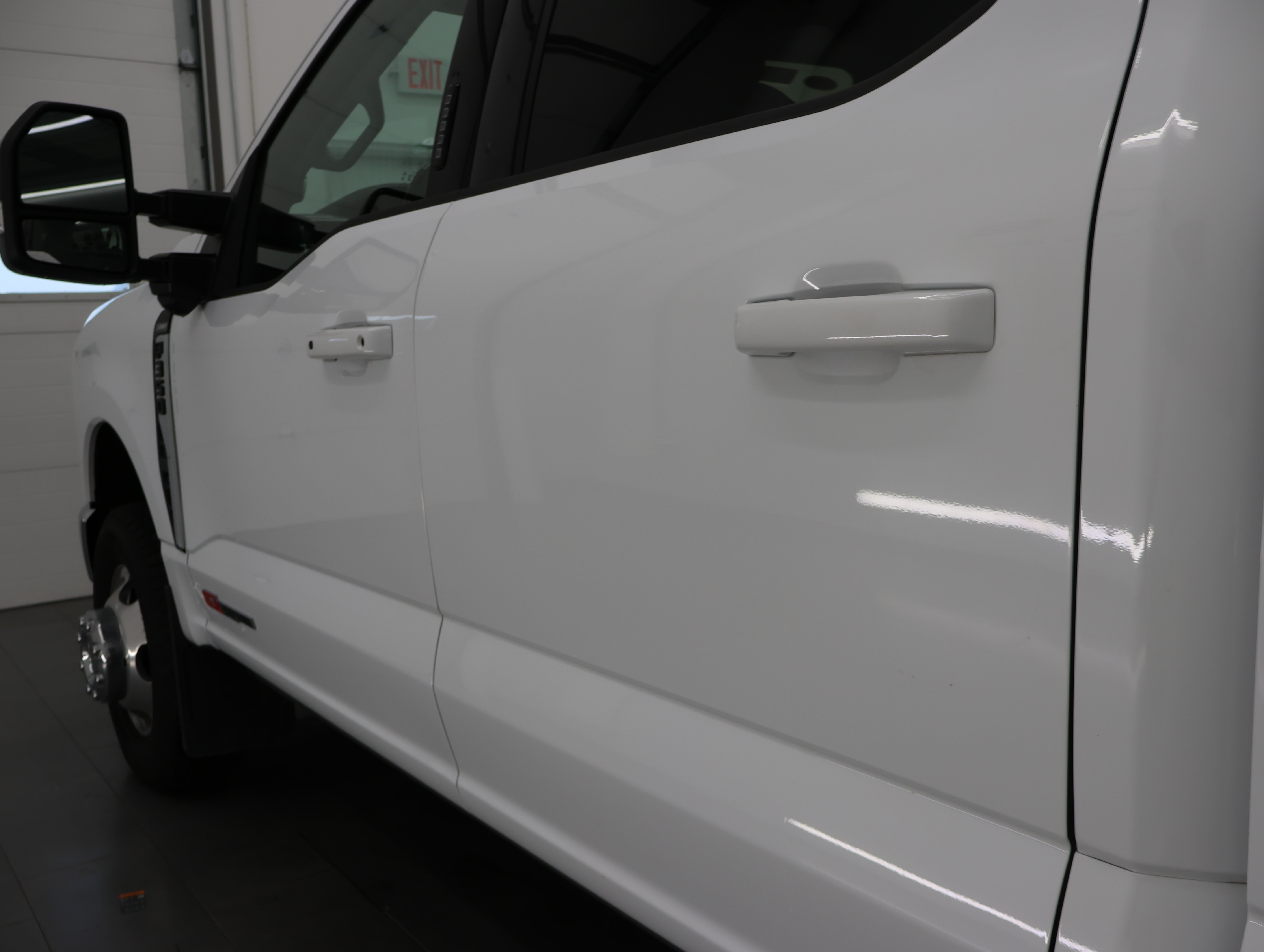 Used 2024 Ford F350 Lariat w/ Lariat Ultimate Package AWD/4WD image 38
