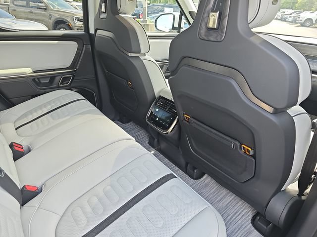 Used 2022 Rivian R1T Adventure AWD/4WD image 12